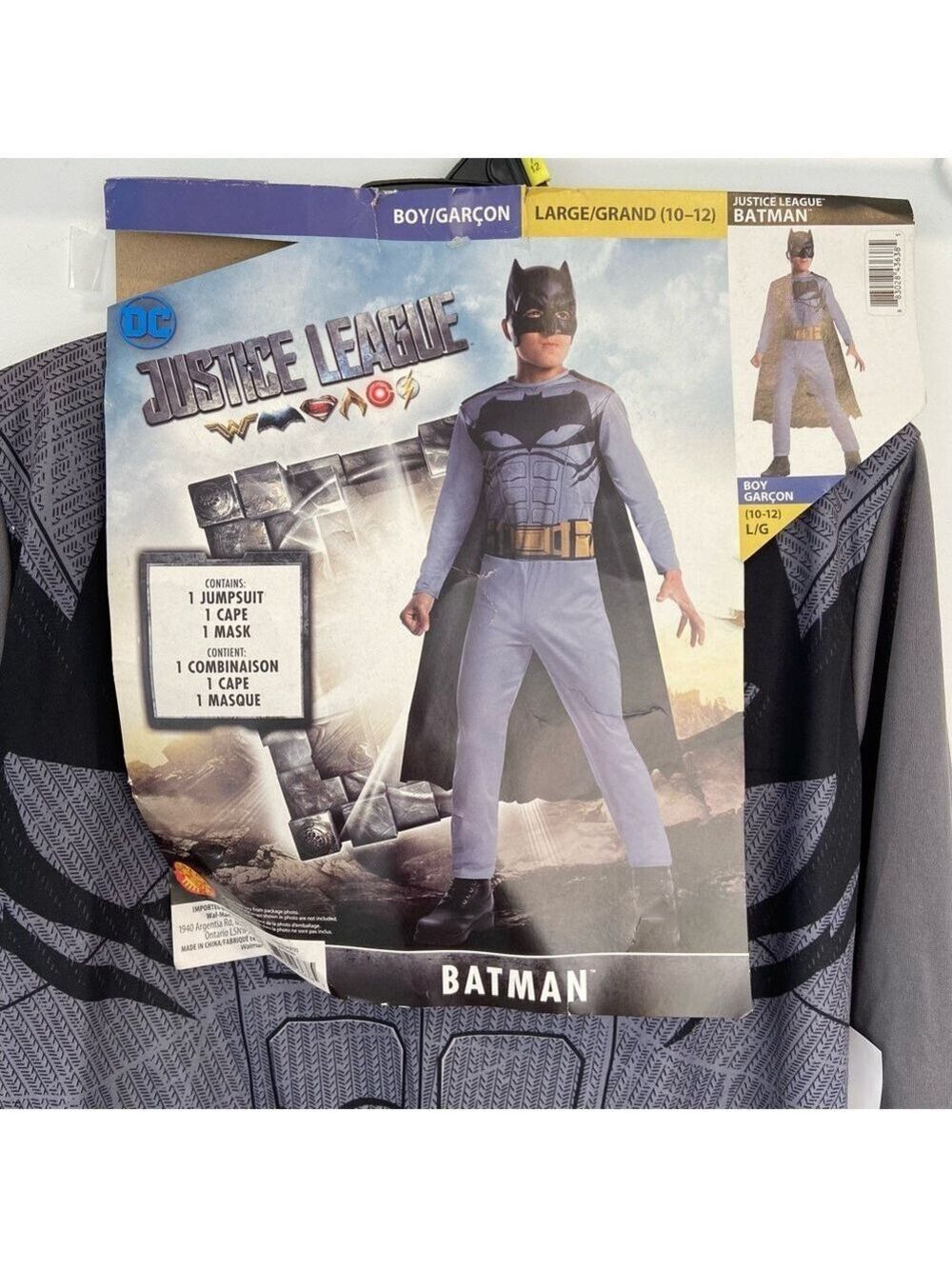 DC Batman boy Halloween costume Large 10-12 Large cape mask one piece jumpsuit